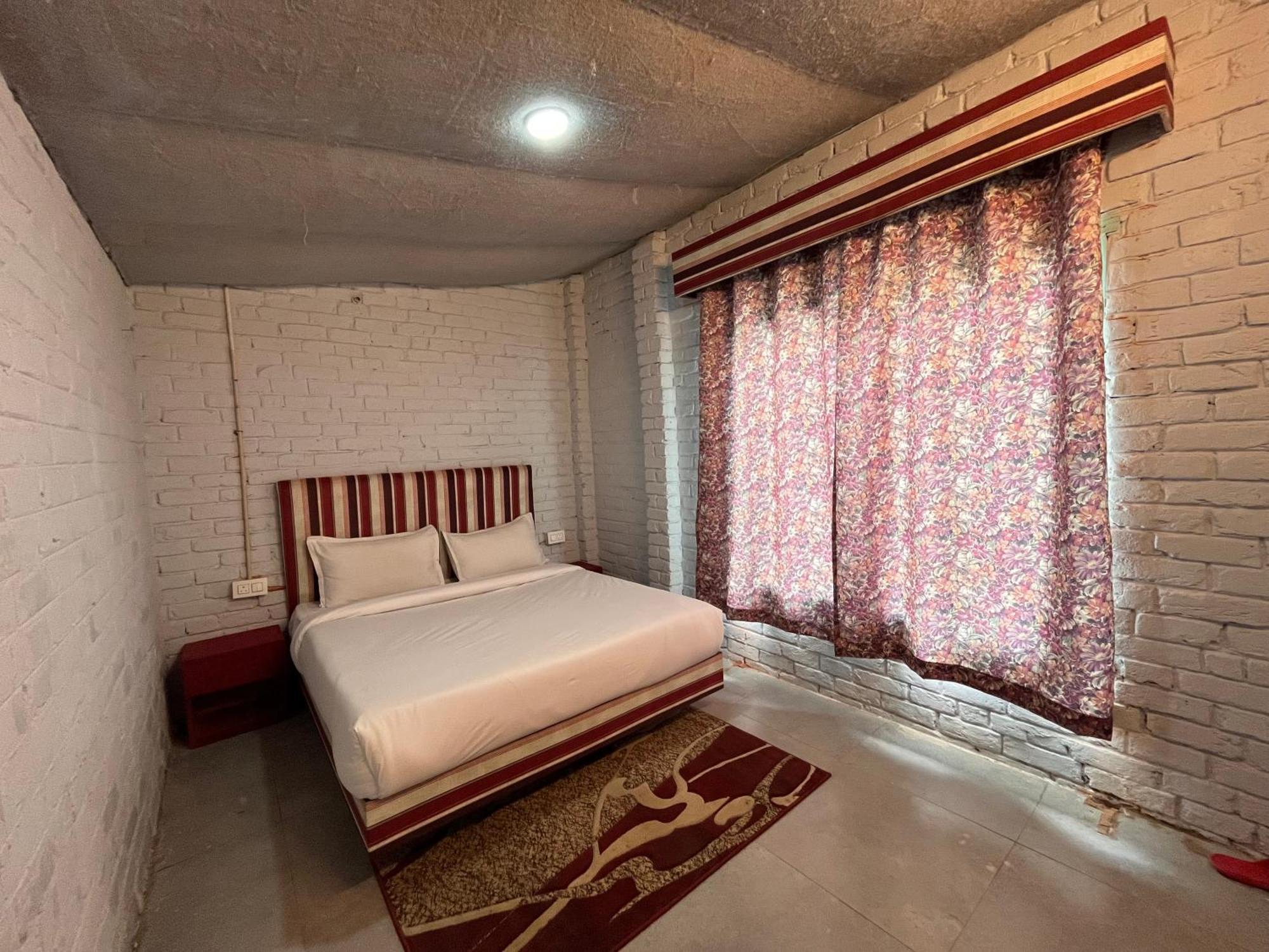 Hotel English Rose, #Personal Parking, #Petfriendly, #Garden, #Bonfire Under The Stars 마날리 외부 사진