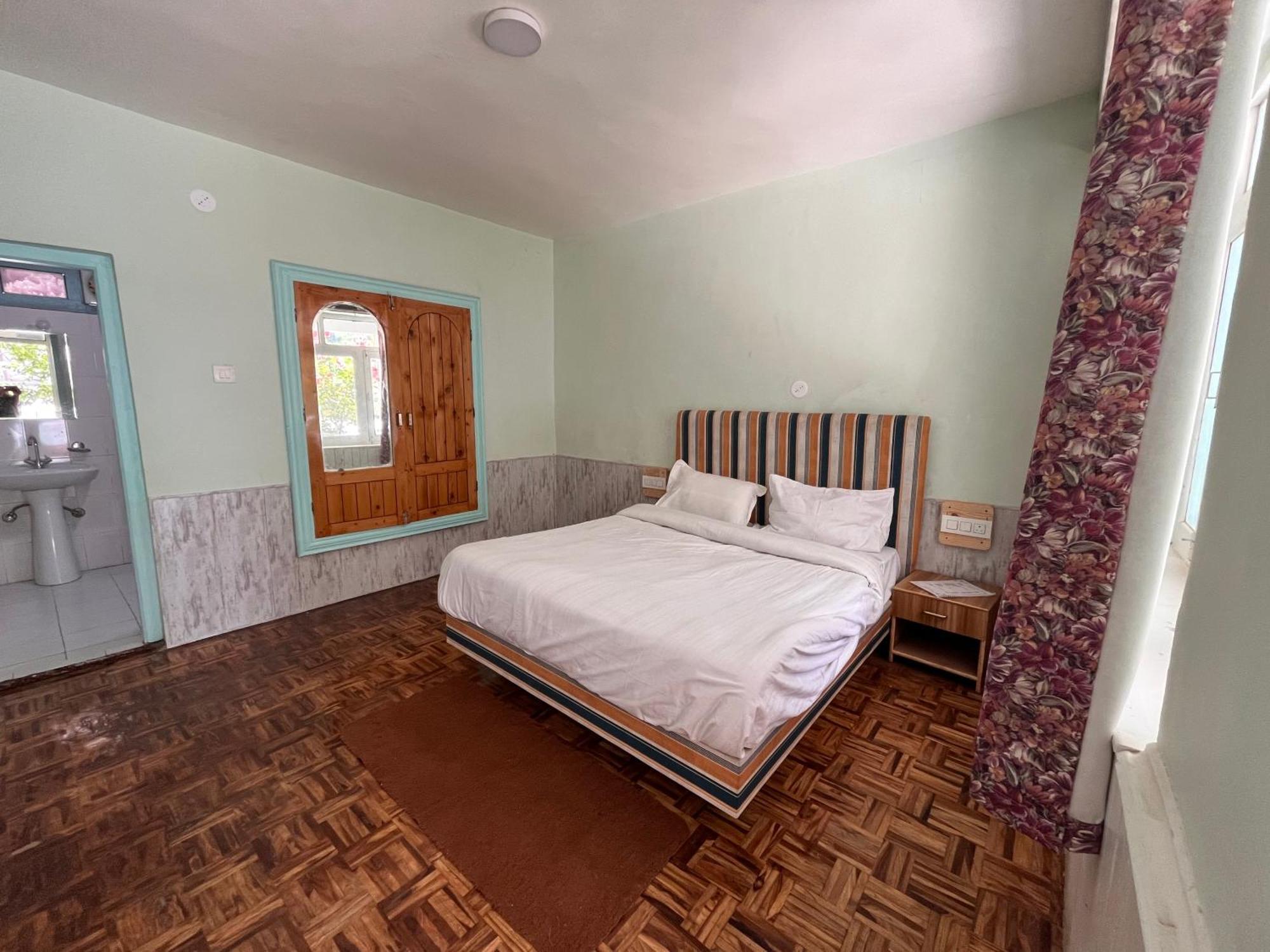 Hotel English Rose, #Personal Parking, #Petfriendly, #Garden, #Bonfire Under The Stars 마날리 외부 사진
