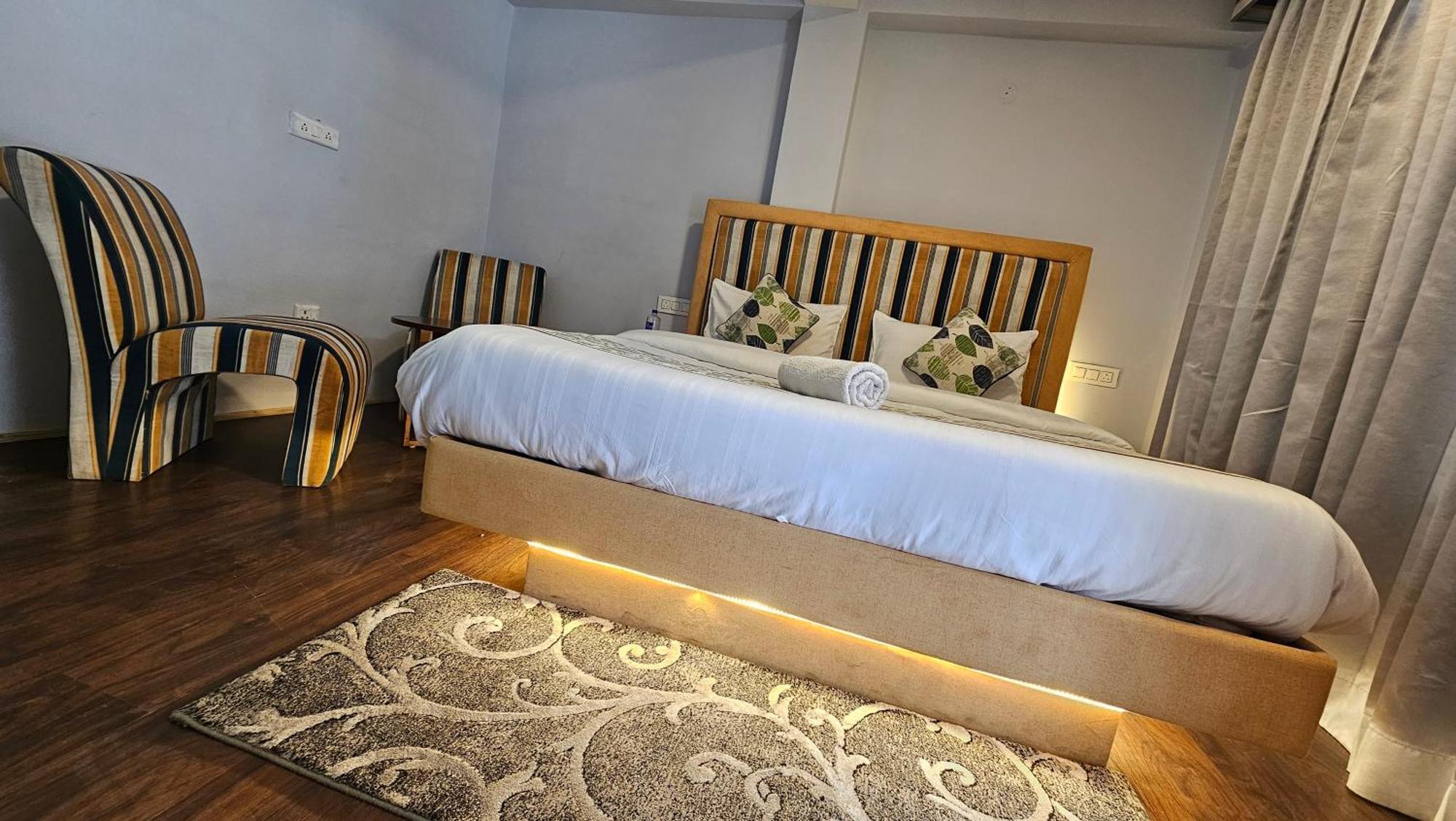 Hotel English Rose, #Personal Parking, #Petfriendly, #Garden, #Bonfire Under The Stars 마날리 외부 사진