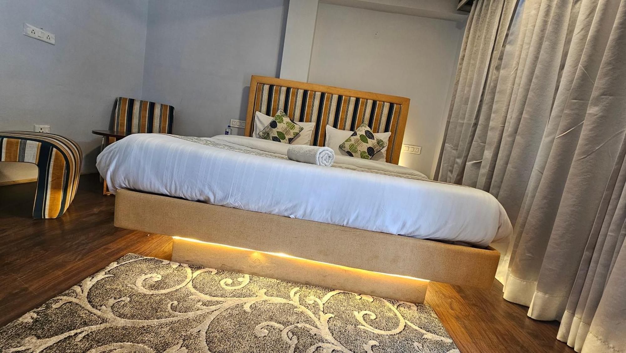 Hotel English Rose, #Personal Parking, #Petfriendly, #Garden, #Bonfire Under The Stars 마날리 외부 사진
