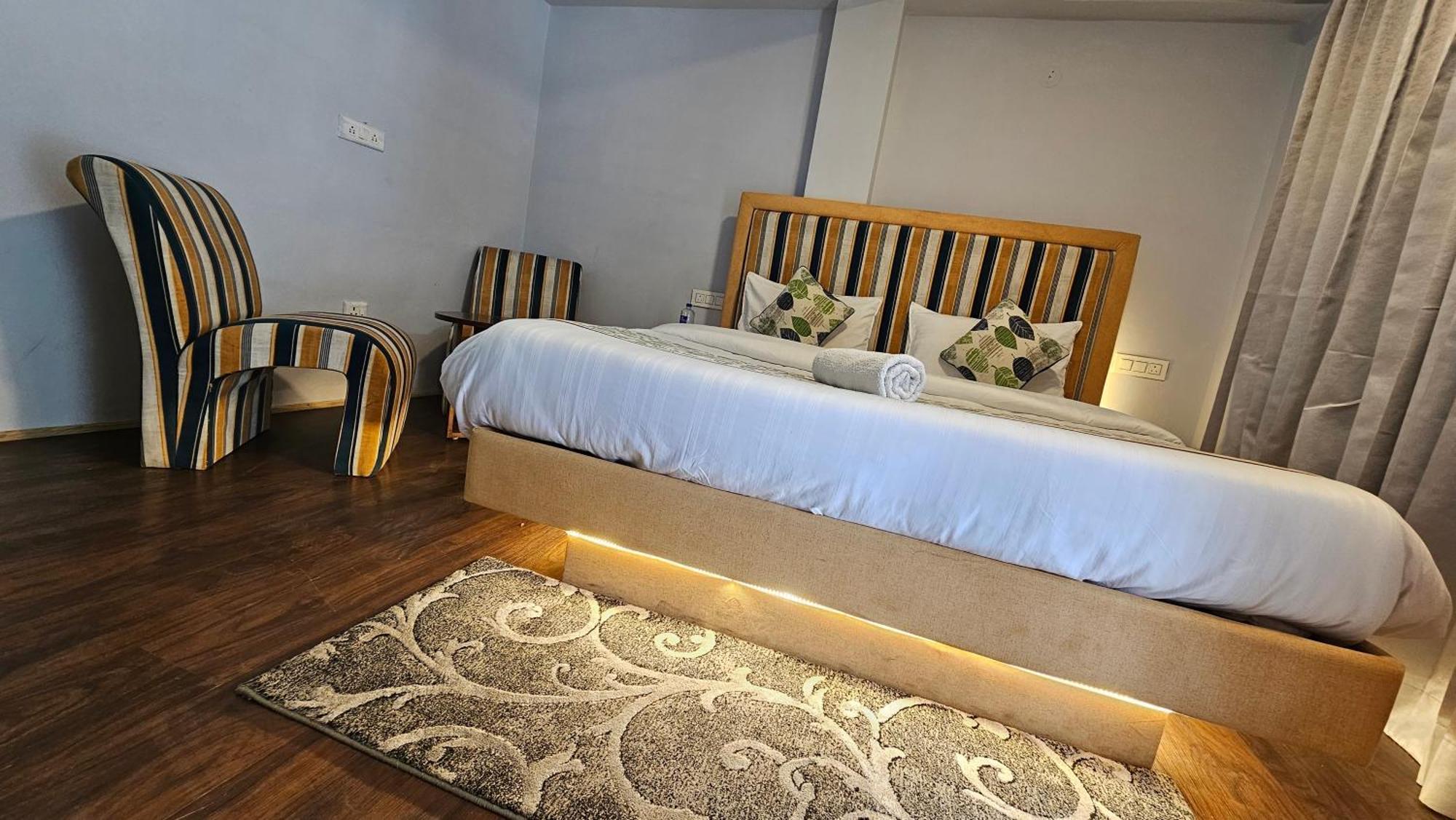 Hotel English Rose, #Personal Parking, #Petfriendly, #Garden, #Bonfire Under The Stars 마날리 외부 사진