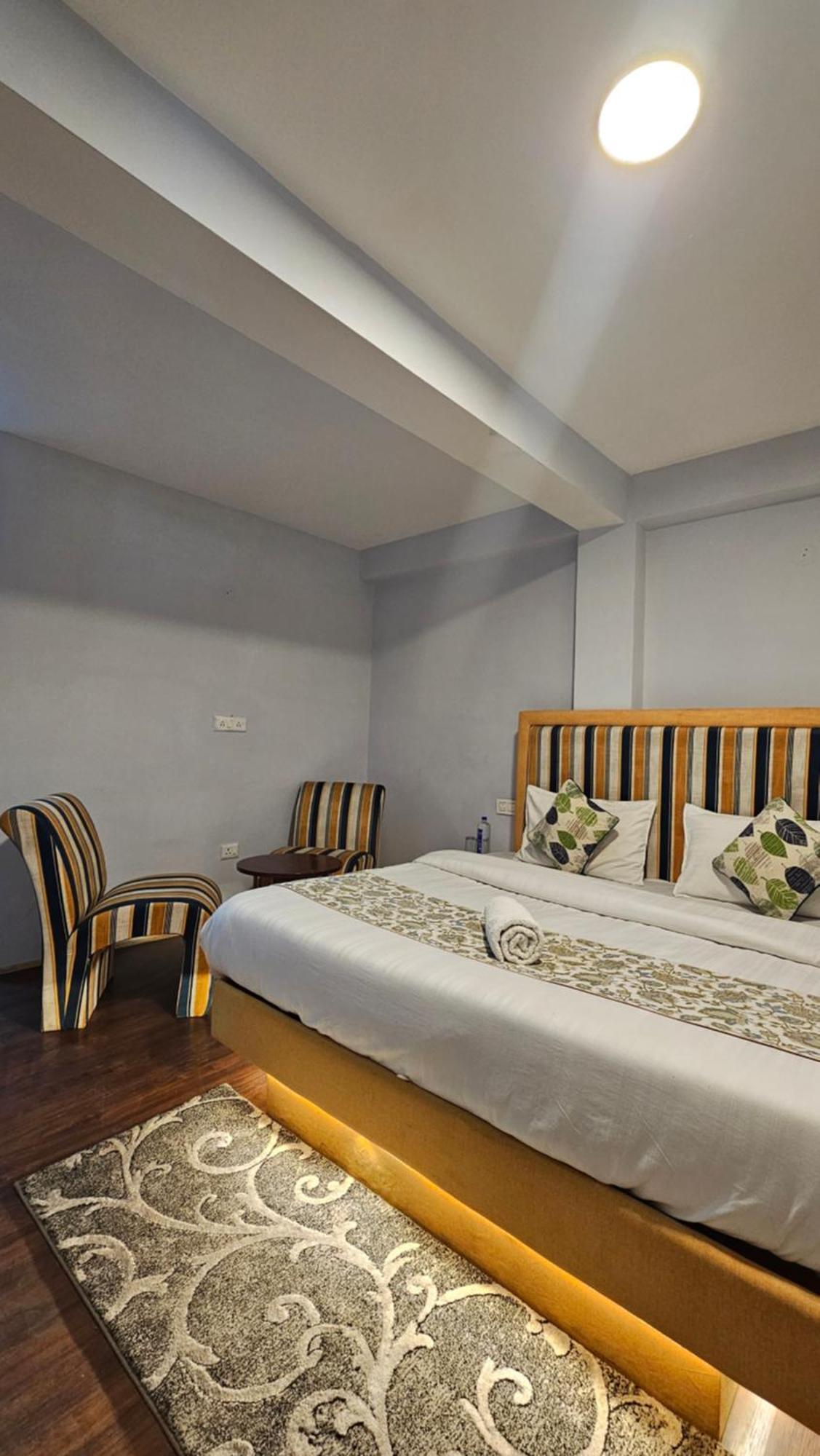 Hotel English Rose, #Personal Parking, #Petfriendly, #Garden, #Bonfire Under The Stars 마날리 외부 사진